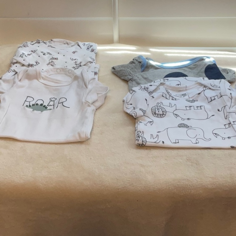 Simple Kids One Pieces Bodysuits - White and Gray